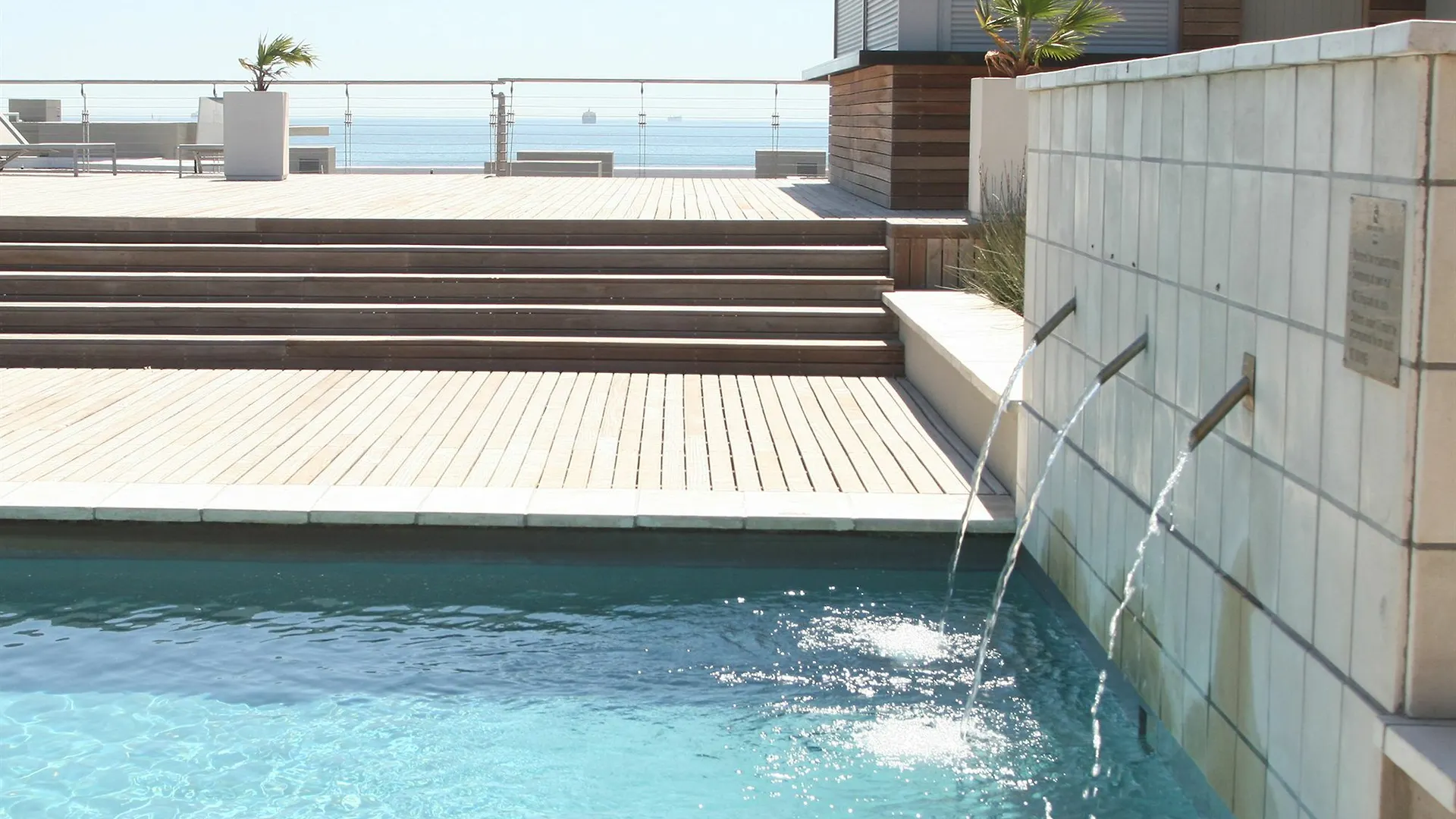 Apartment Sunstays Lagoon Beach Bloubergstrand South Africa