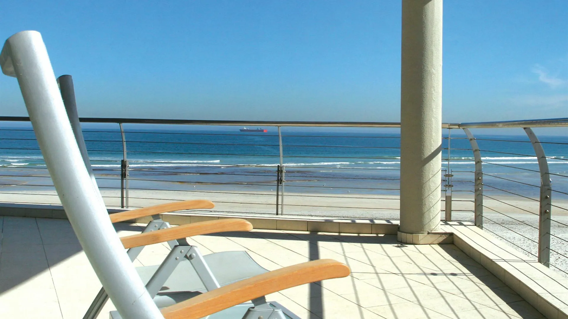 Sunstays Lagoon Beach Bloubergstrand